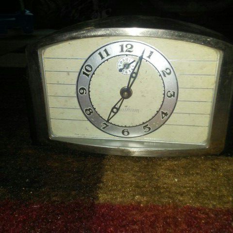 Antique Chatham from The Lux clock Mfg co. Wind up alarm clock