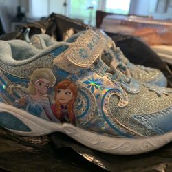 Frozen Disney Shoes SIZE 8 - Lights Up 