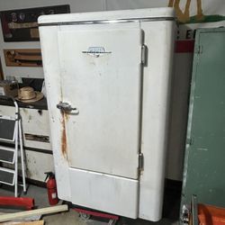 Coldspot Vintage Freezer 