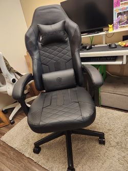 Downix Black Gaming Chair
