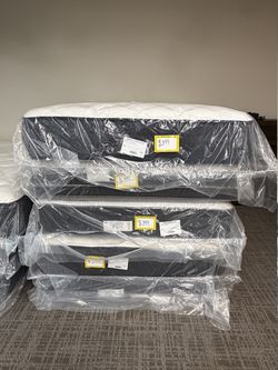 Serta Perfect Sleeper Queen PS 25th Anniversary Plush Mattress - White And Navy