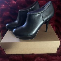 Women’s Shoes New In Box 