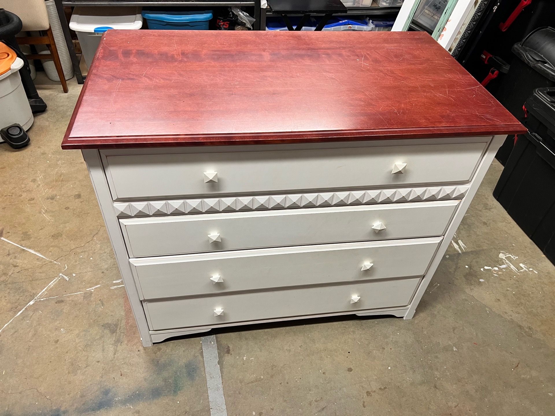 Dresser