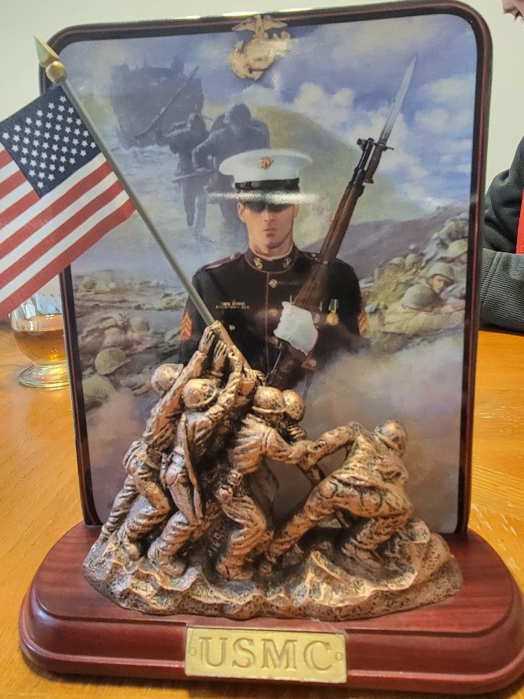 USMC " Iwo Jima" sculptural collection by Jim Griffin   Bradford Exchange 