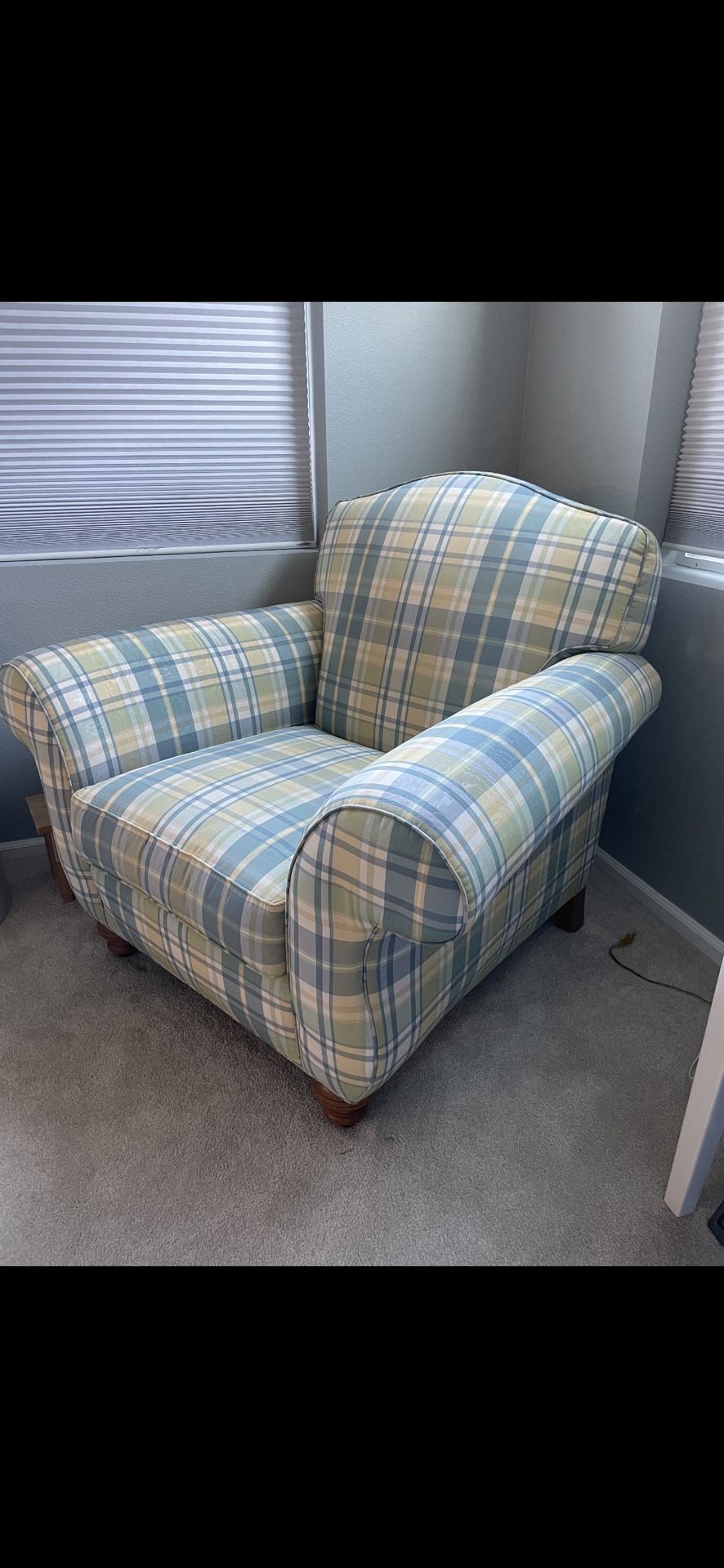 Ethan Allen Roll-Arm Chair