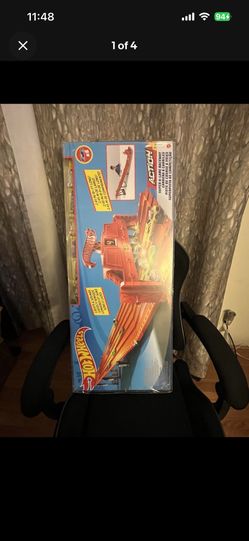 HOTWHEELS TRACK 6 lane 8Ft NIB