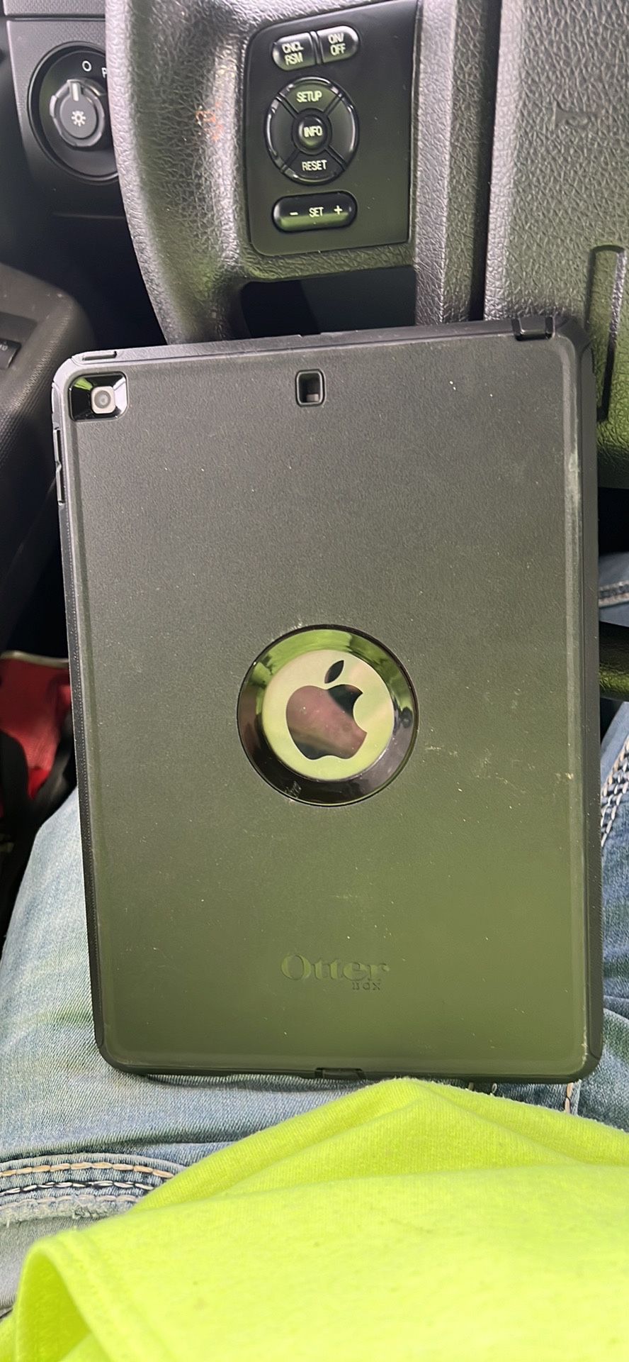 iPad 8th Gen Cellular And Wi-Fi
