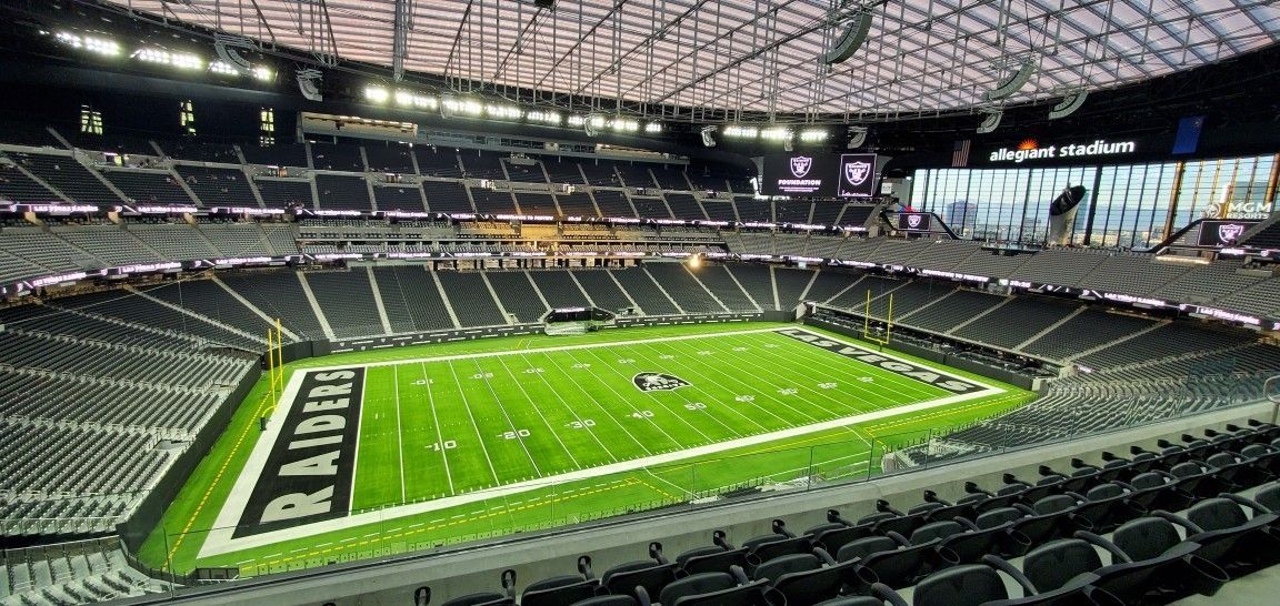 Raiders vs Titans