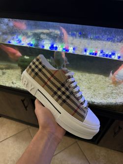 Burberry Converse Men’s Sneakers 👟🔥 New In Box Sizes 8.5 9 10.5 11