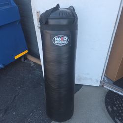 Boxing Heavy Bag Punching Bag Brand New 80pound 