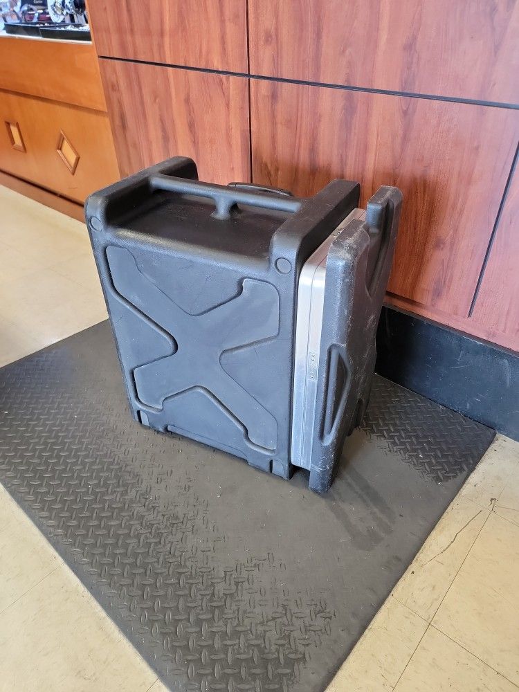 SKB Rack Case 4u (rolling case)