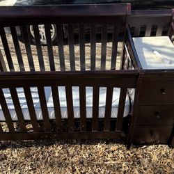 Baby Crib Like New…. MUST PICK UP