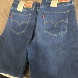 724  Levis  
