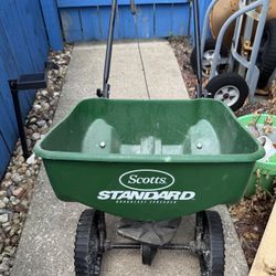 Scott’s Standard Spreader