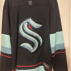 Men’s Size medium kraken Jersey-never Worn
