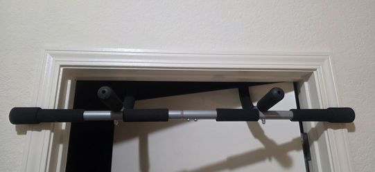 Pull Up Bar - No Screws Needed
