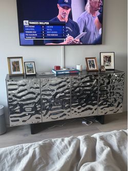 Dresser / TV Stand