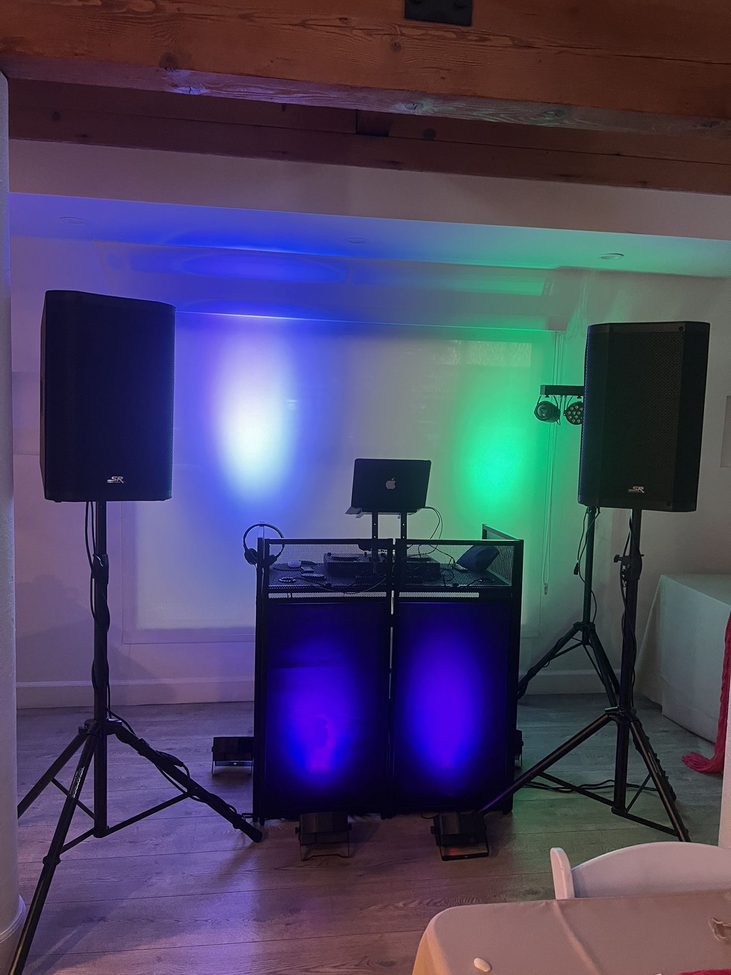 DjDisponibleDJavailable
