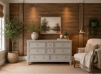 Beautiful Broyhill Dresser