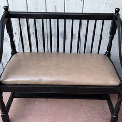 Solid Wood Bench In Very Good Condition With New Upholstery On It 