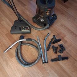RAINBOW VACUUM E SERIES 1 SPEED IN GREAT CONDITION 