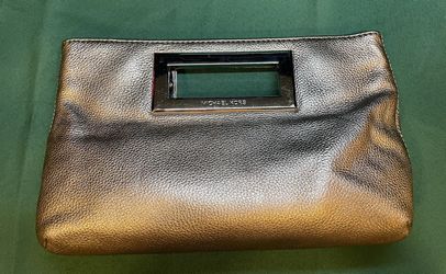 Beautiful Michael Kors Clutch In Silver Metallic 