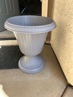 plant pot / urn garden planter