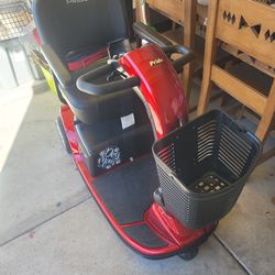 Motorized scooter