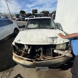 2000 Nissan Frontier V4 Automatic For Parts