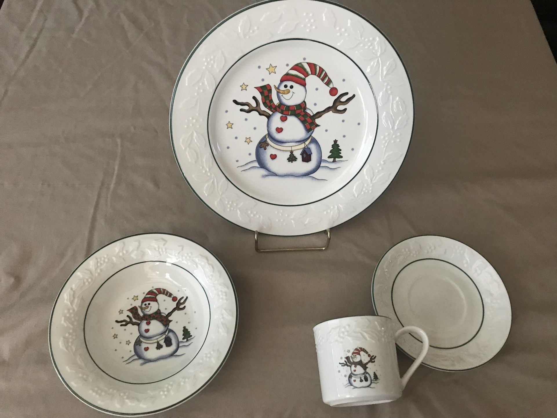 CHRISTMAS DISHES 