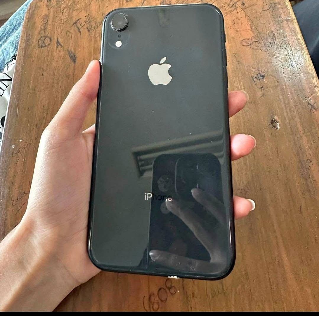 iPhone XR Unlocked With Warranty 