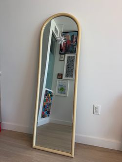 Target standing mirror