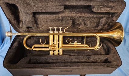 MENDINI TRUMPET WITH PADDED CASE