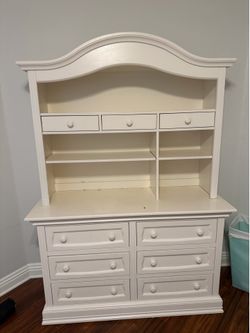 Dresser with hutch
