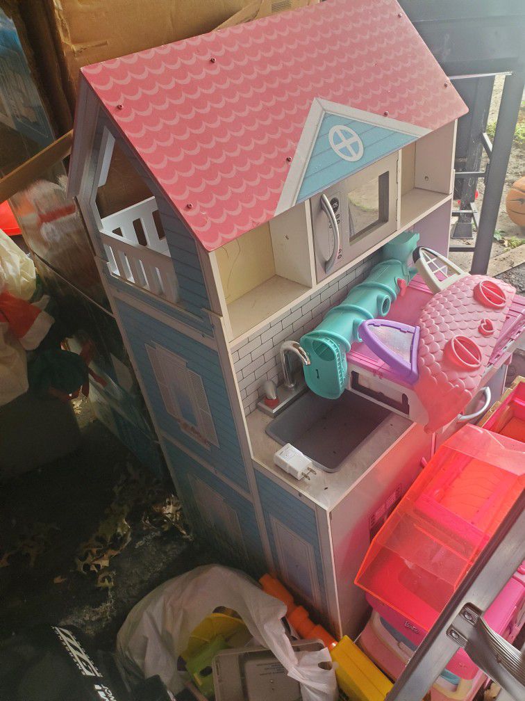 2 in 1 Doll House & Play Kitchen