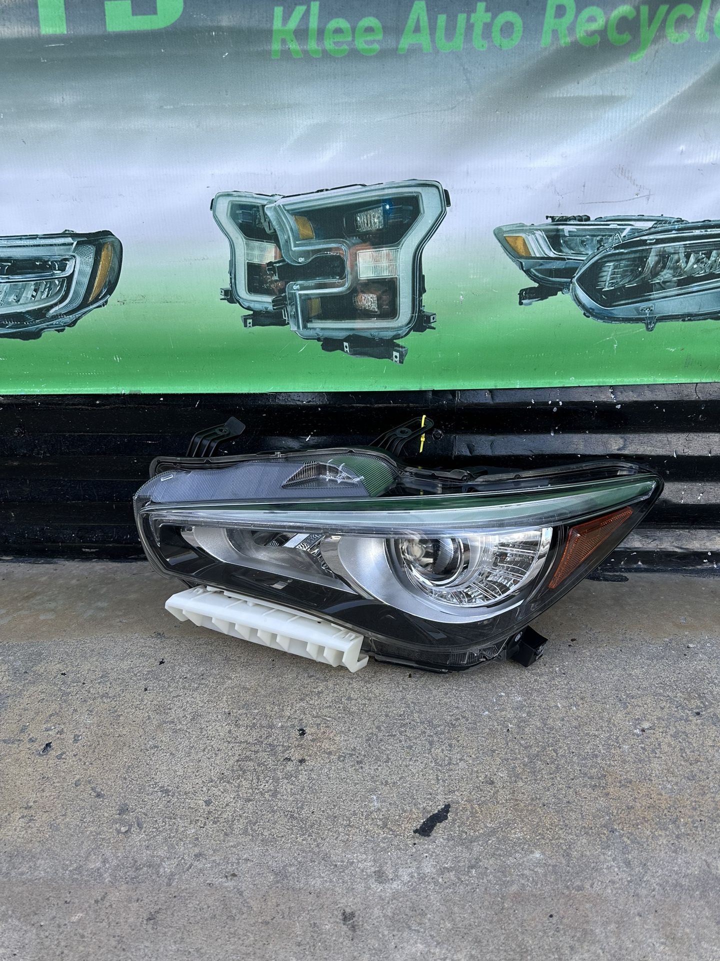 2014-2021 Infiniti Q50 Headlight Oem