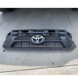 Toyota Tacoma Grill 