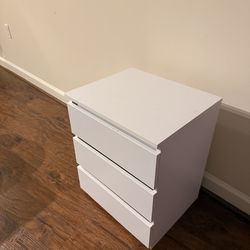 Spacious 3 Drawer White Night Stand