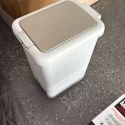 Small Trash Bin