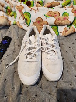 Kobe Bryant sneakers 6Y