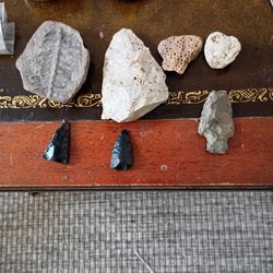 Arrow Heads 