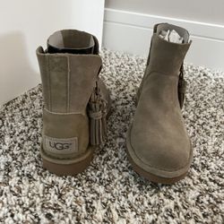 WINTER BOOTS SIZE 5