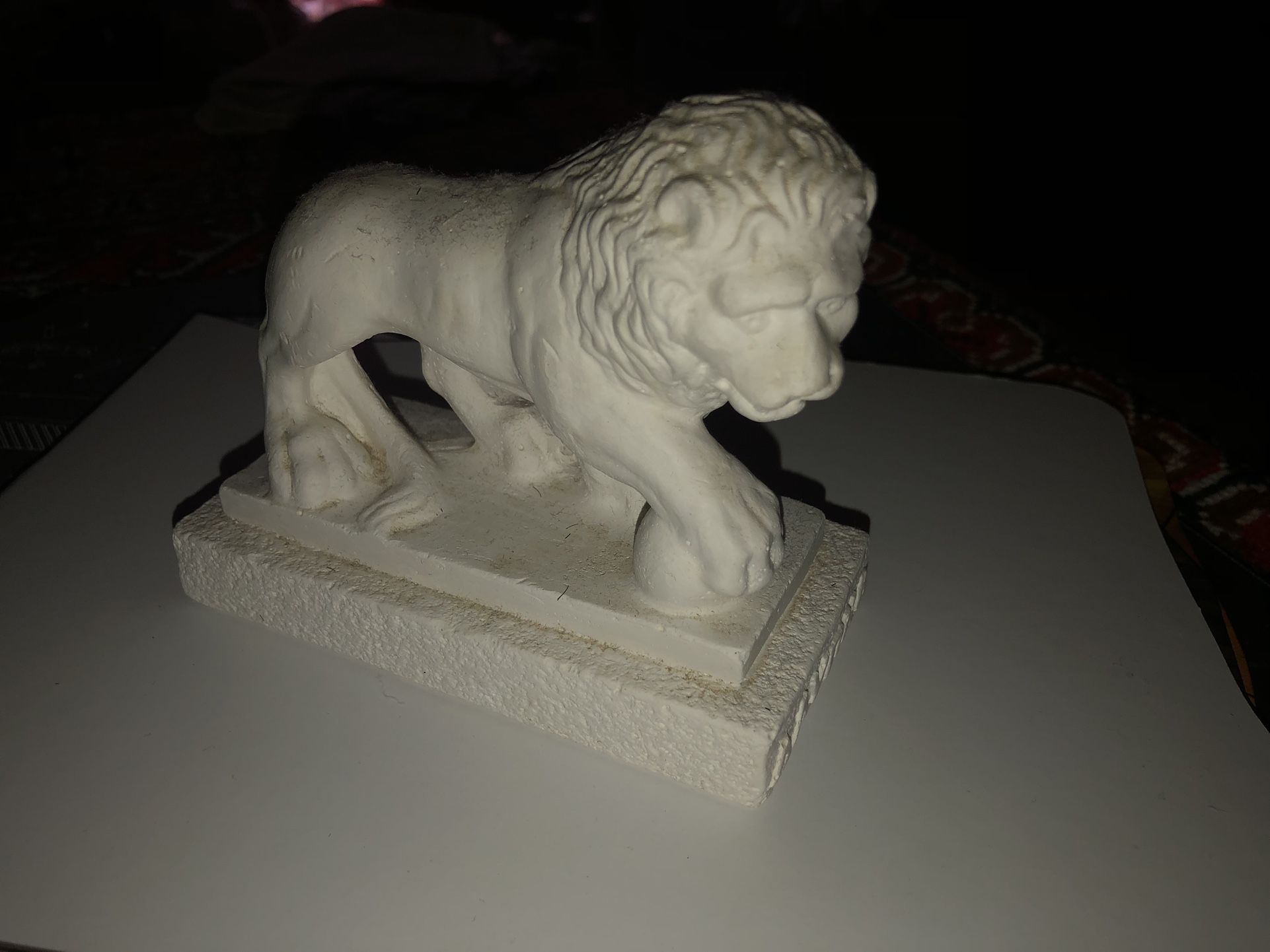 LION SCULPTURE!