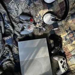 Xbox One S With Accessories 