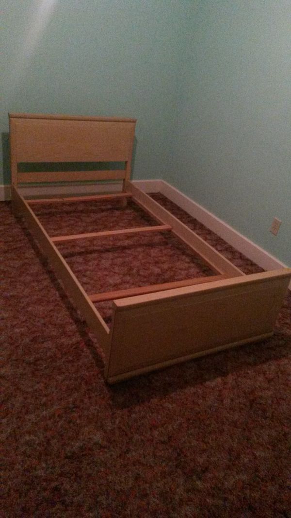 Twin Bed Wood Headboard And Footboard With Side Rails No Twin Bed Wood Headboard And Footboard With Side Rails No Mattress Was 50 Now 40 00
