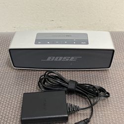 Bose Soundlink Mini Portable Bluetooth Speaker with Charger
