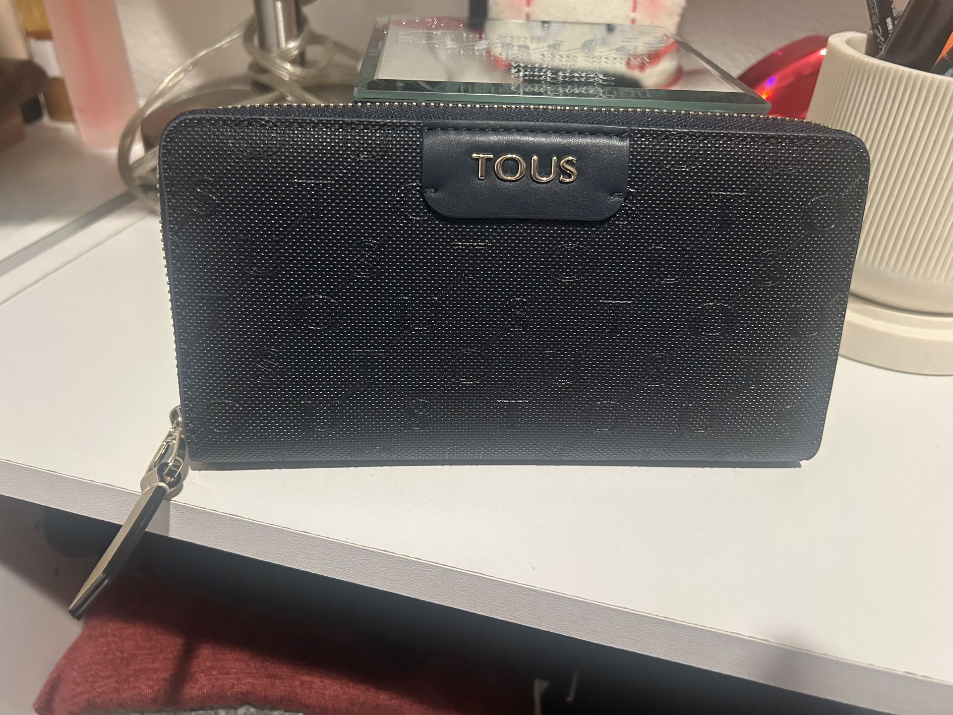 Authentic TOUS black leather wallet. New
