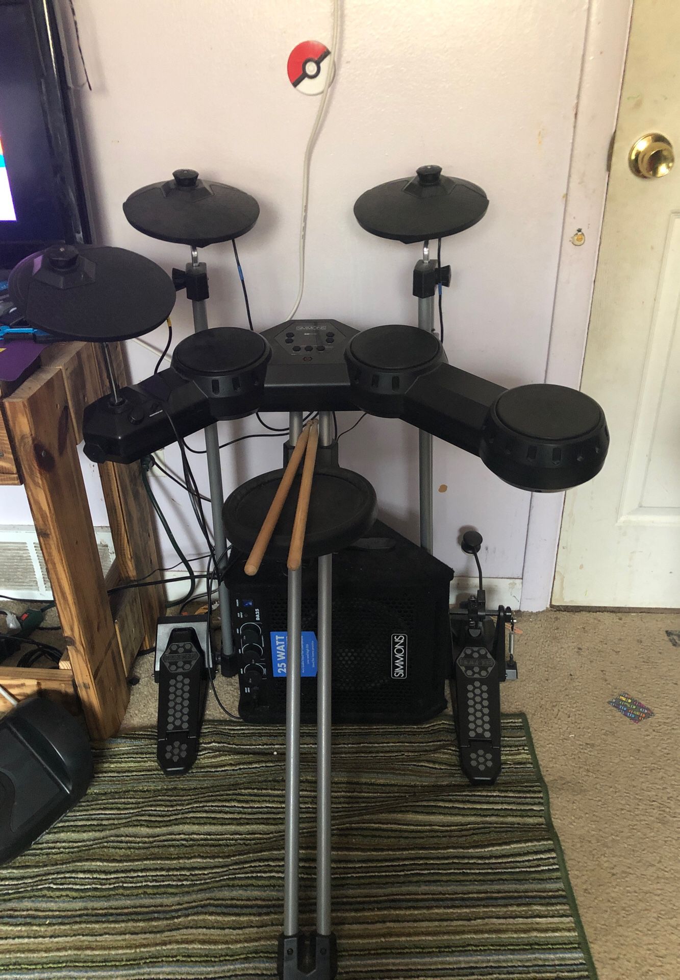 Simmons electronic drum set with simmons 25watt amp