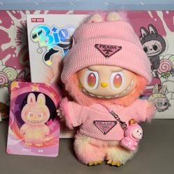 POP MART LABUBU Big Into Energy With Outfit Shirt and Beanie LOYALTY