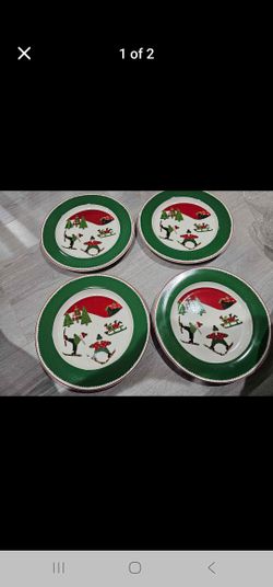 Christmas Plates Set